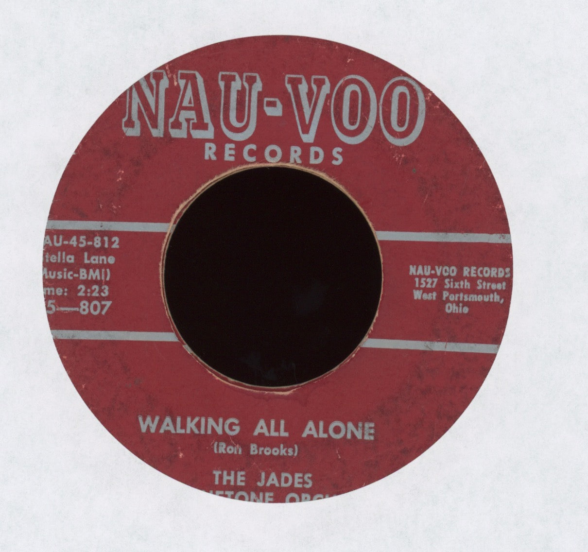 The Jades - Walking All Alone on Nau-Voo Doo Wop 45